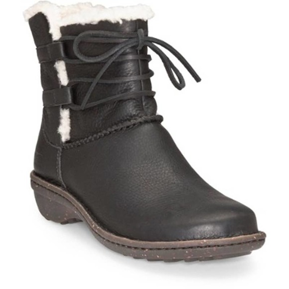 UGG Shoes - UGG Caspia 1932 Black Leather Lace Up Ankle Boots